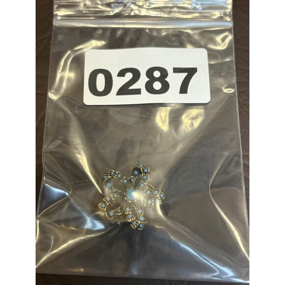 Vintage ARTHUR PFPPER Signed ART Faux Turquoise Gold Tone Floral Brooch Pin - Picture 5 of 5